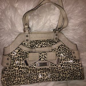 Super cute GUESS purse